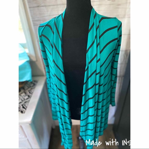 Emerald Green and black Waterfall Cardigan - Picture 6 of 7
